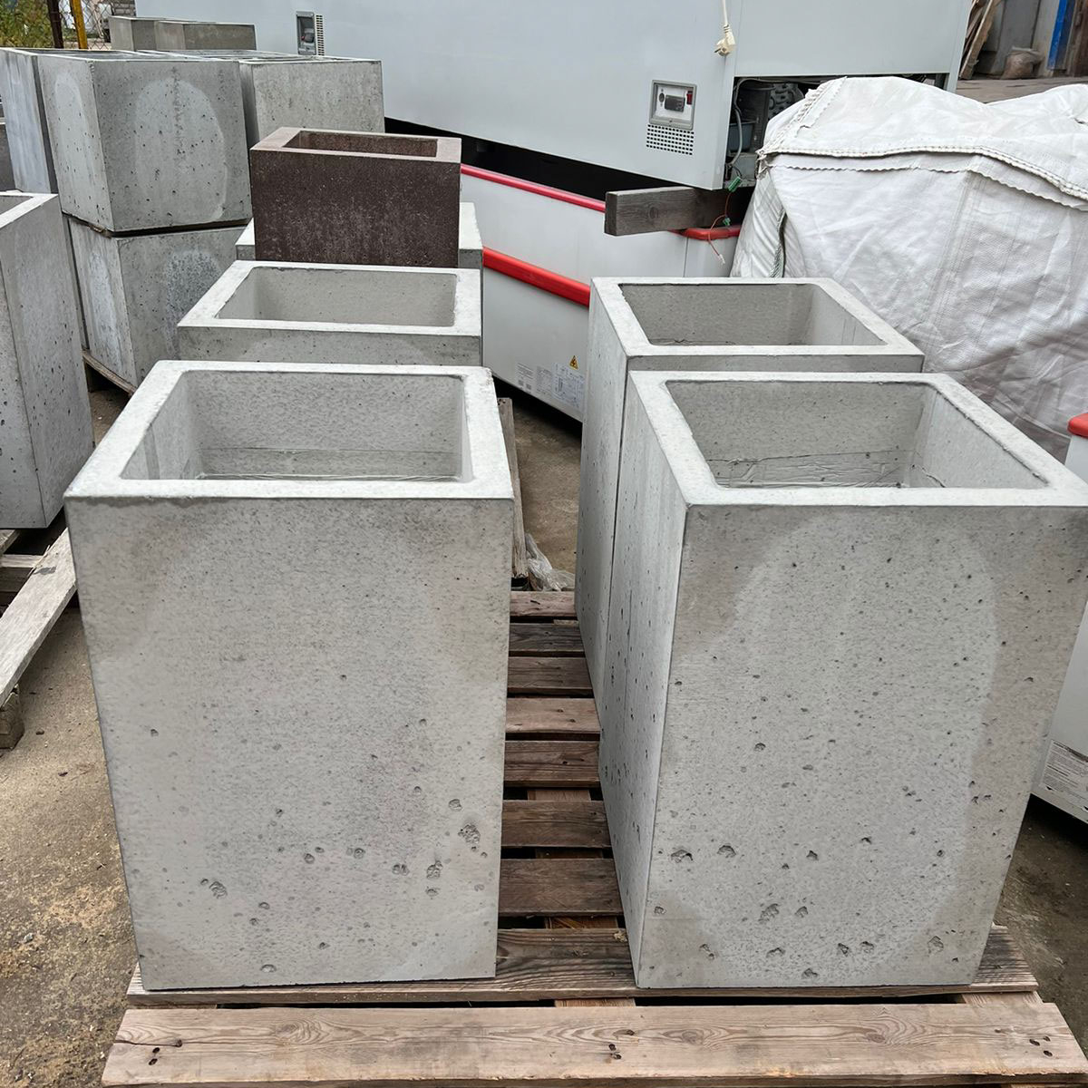 бетонный вазон кашпо 45x45x70